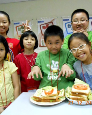 挥别2013一日营 挑战。创意。正面。团结