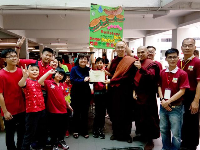 a Life Care to Love Volunteer Team